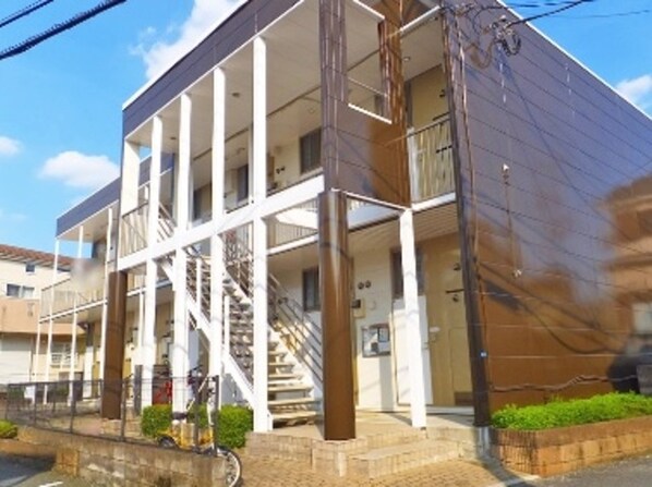 レオパレスサンハウスの物件外観写真